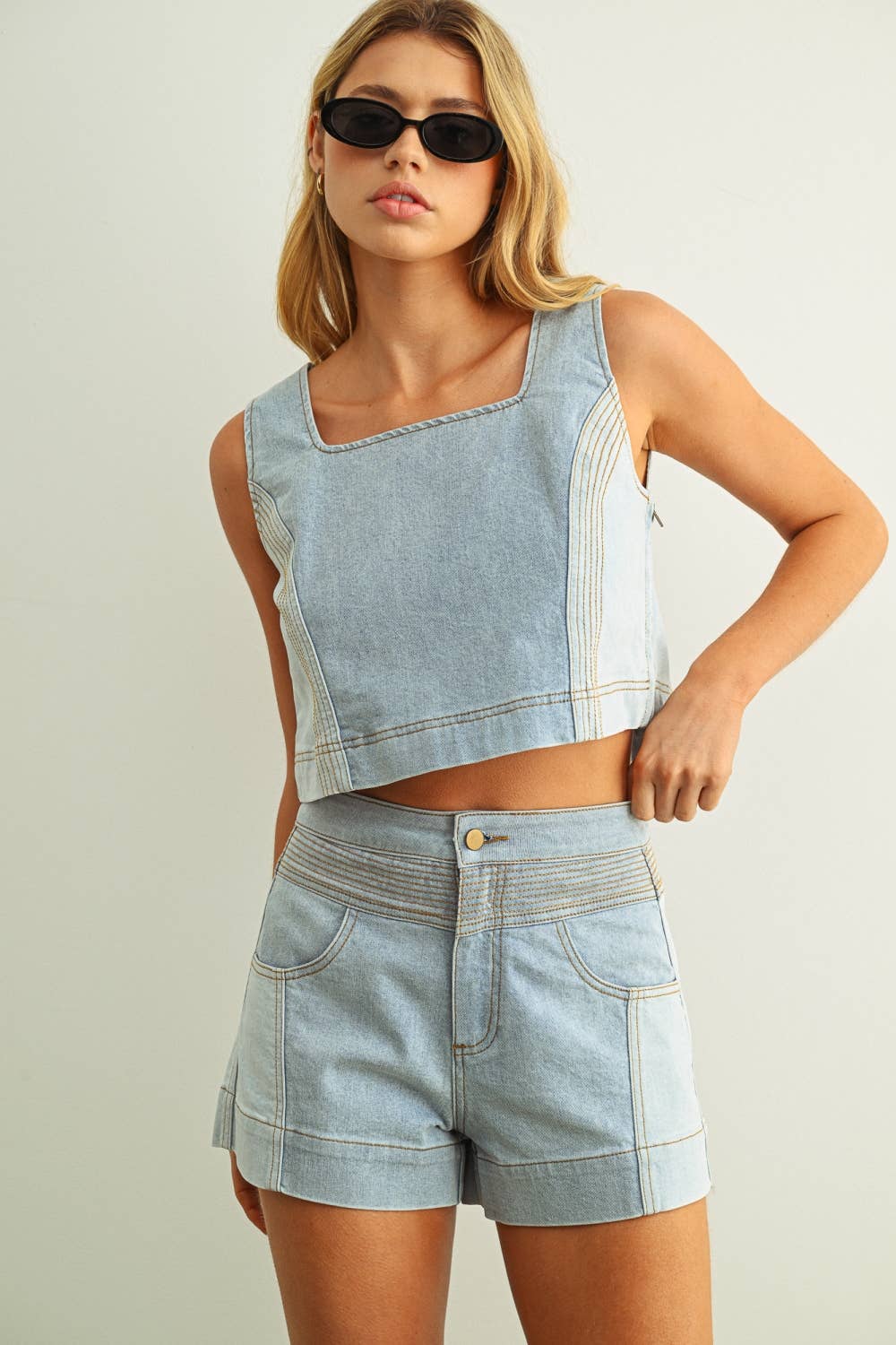 COLOR BLOCKED SLEEVELESS TOP DENIM