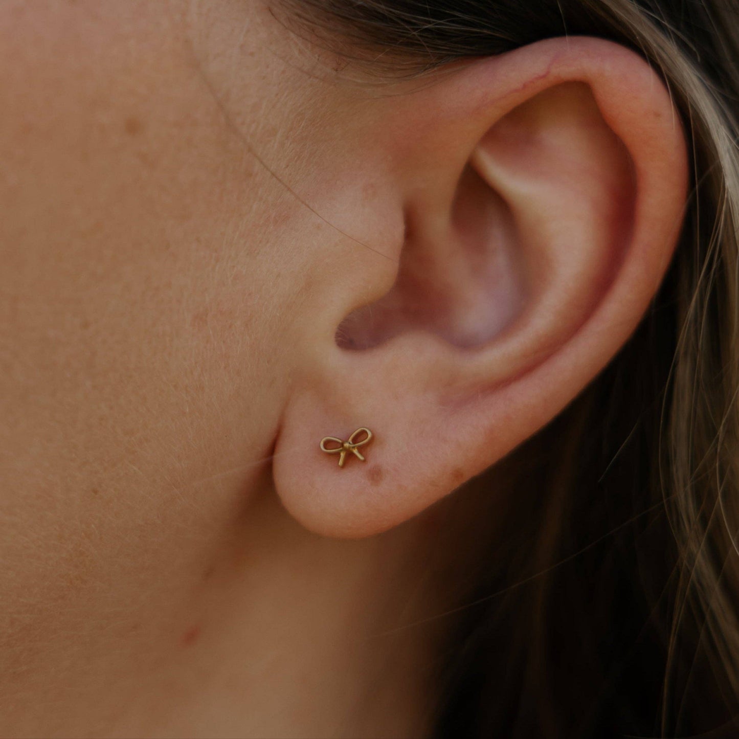 Bow Flat Back Studs | Gold