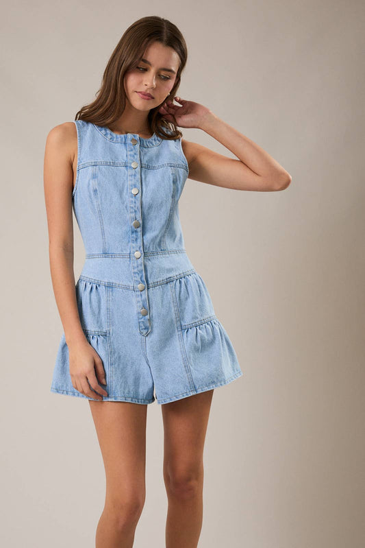 SLEEVELESS SHIRRED ROMPER: LT DENIM