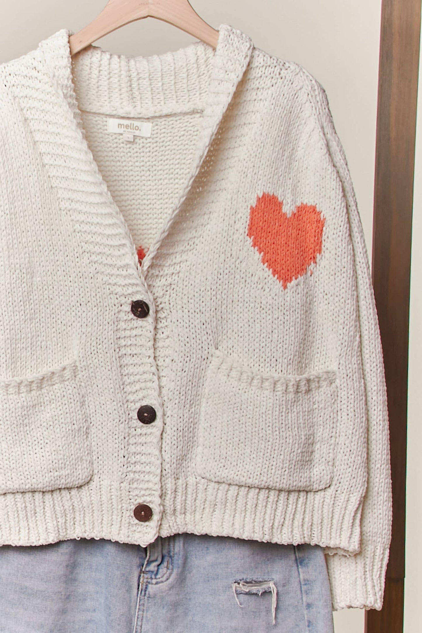 Collar Heart  V-Neck Pocket Knit Cardigan: Ivory / L