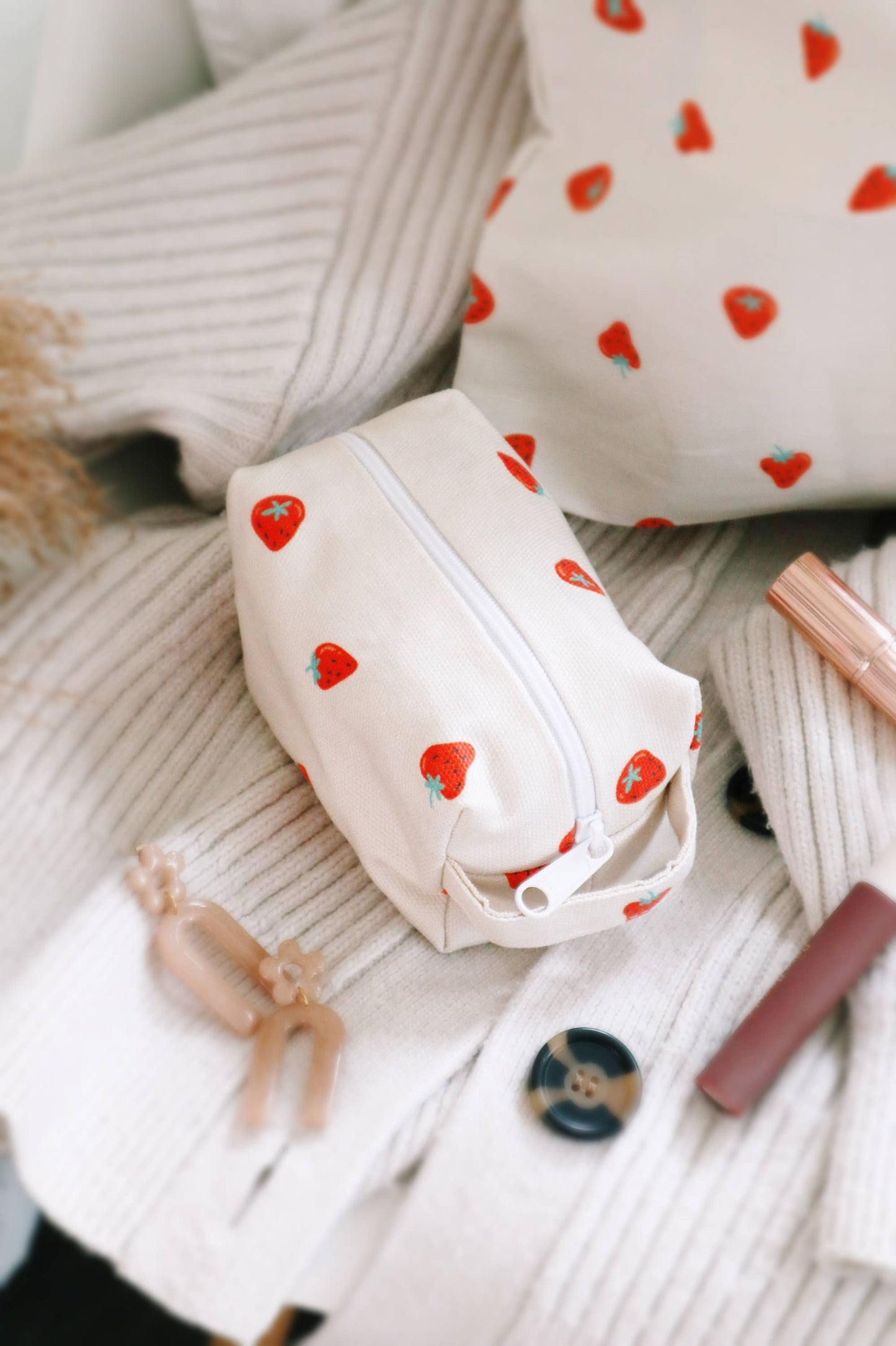 Makeup Bag - Strawberry: Large