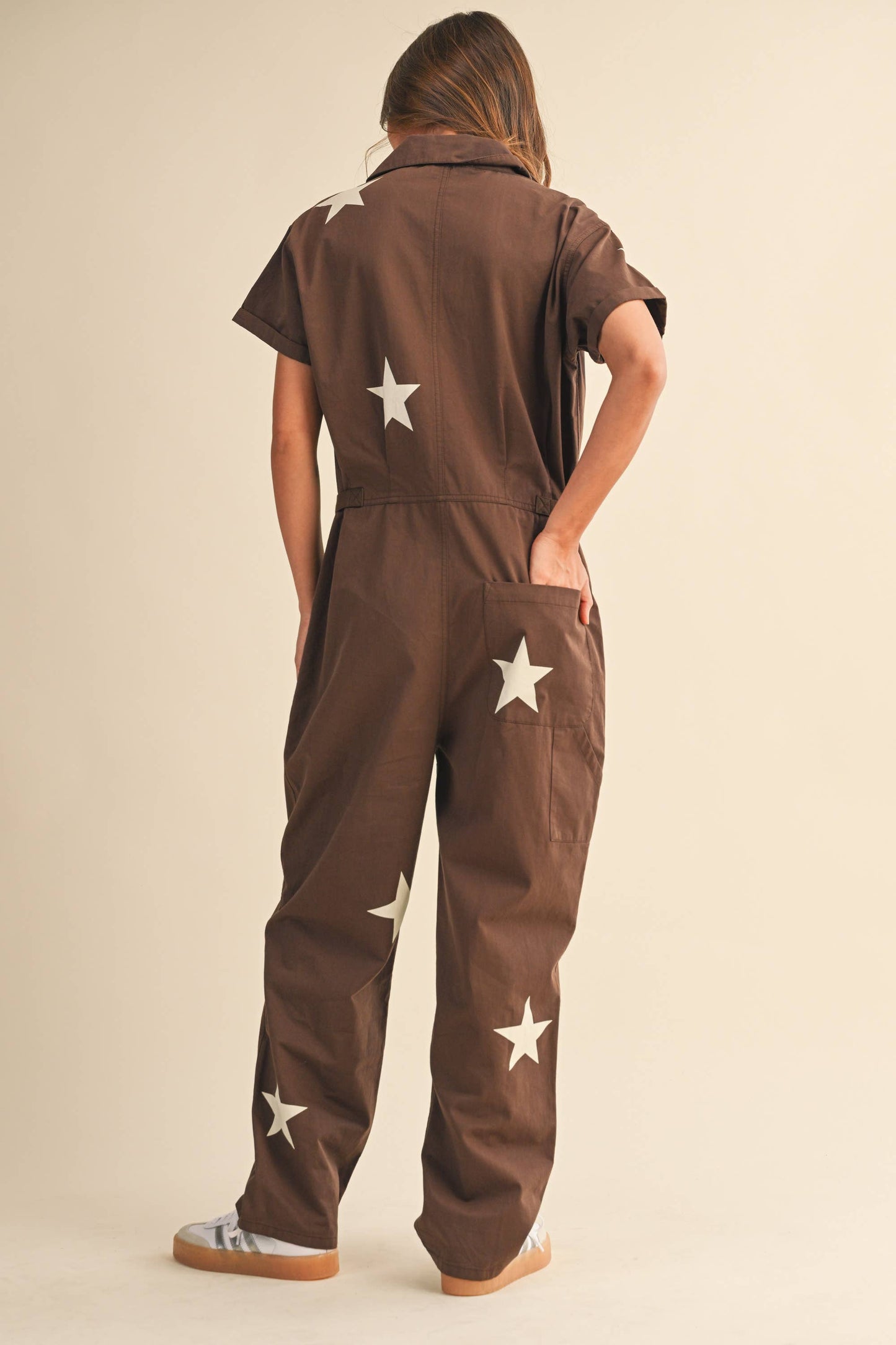 CONTRAST STAR PRINTED SHORT SLEEVE JUMPSUIT: OLIVE