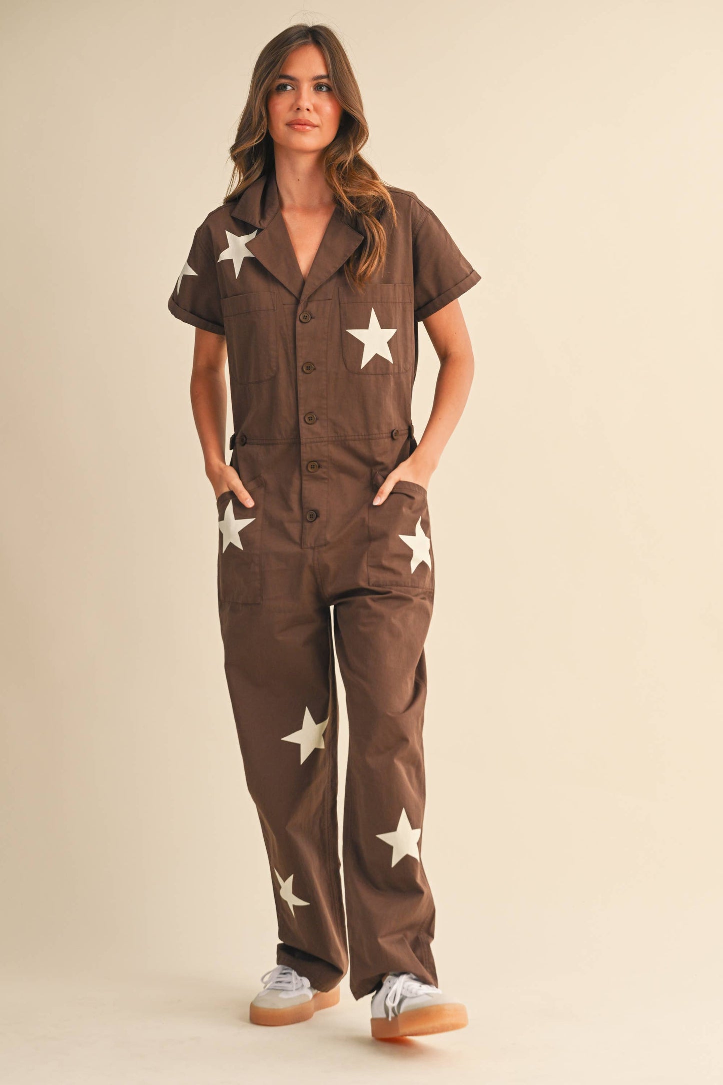 CONTRAST STAR PRINTED SHORT SLEEVE JUMPSUIT: OLIVE