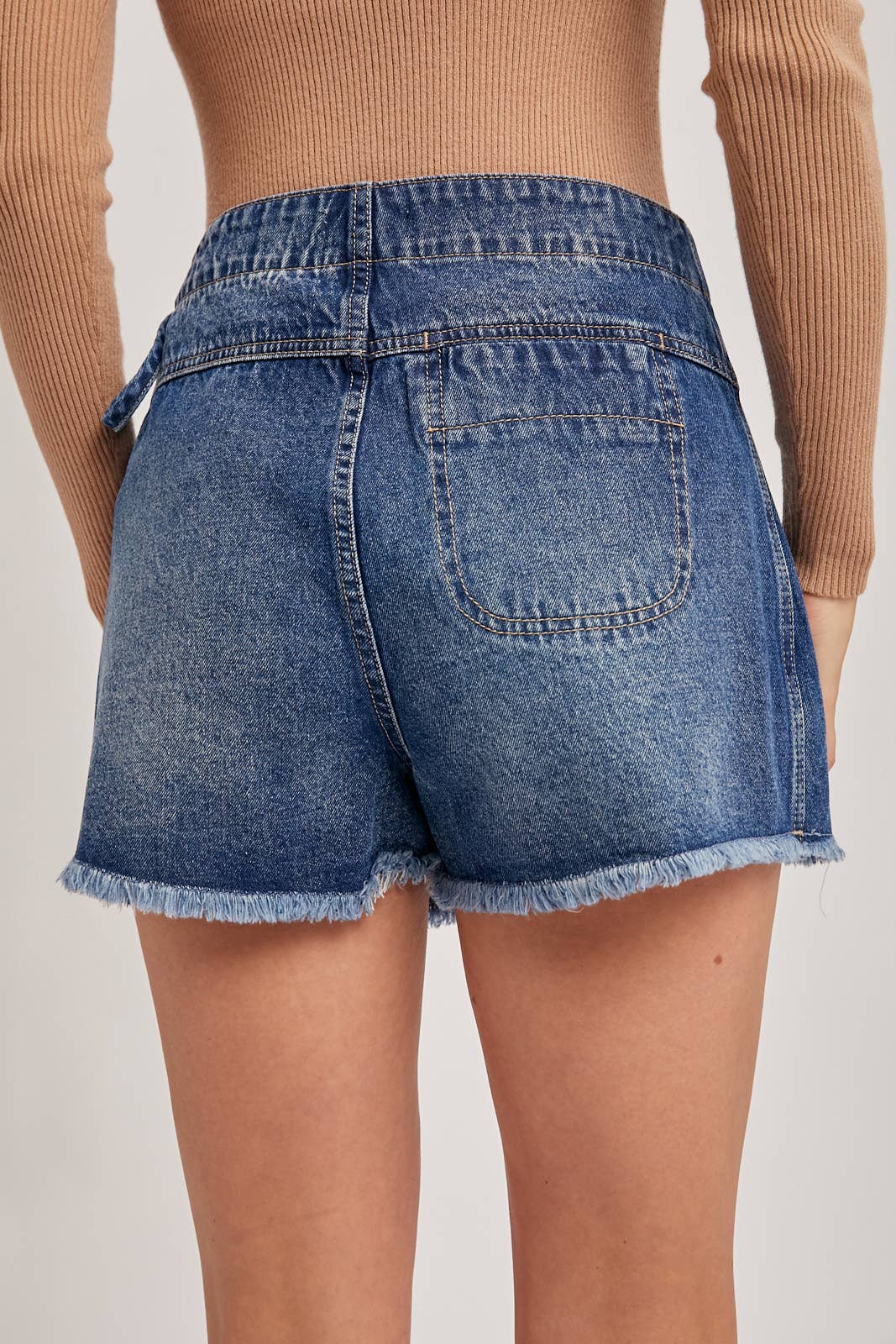 DENIM OVERLAPPING FRONT SKORT: LT.WASH
