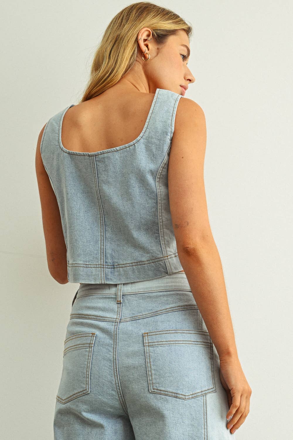 COLOR BLOCKED SLEEVELESS TOP DENIM