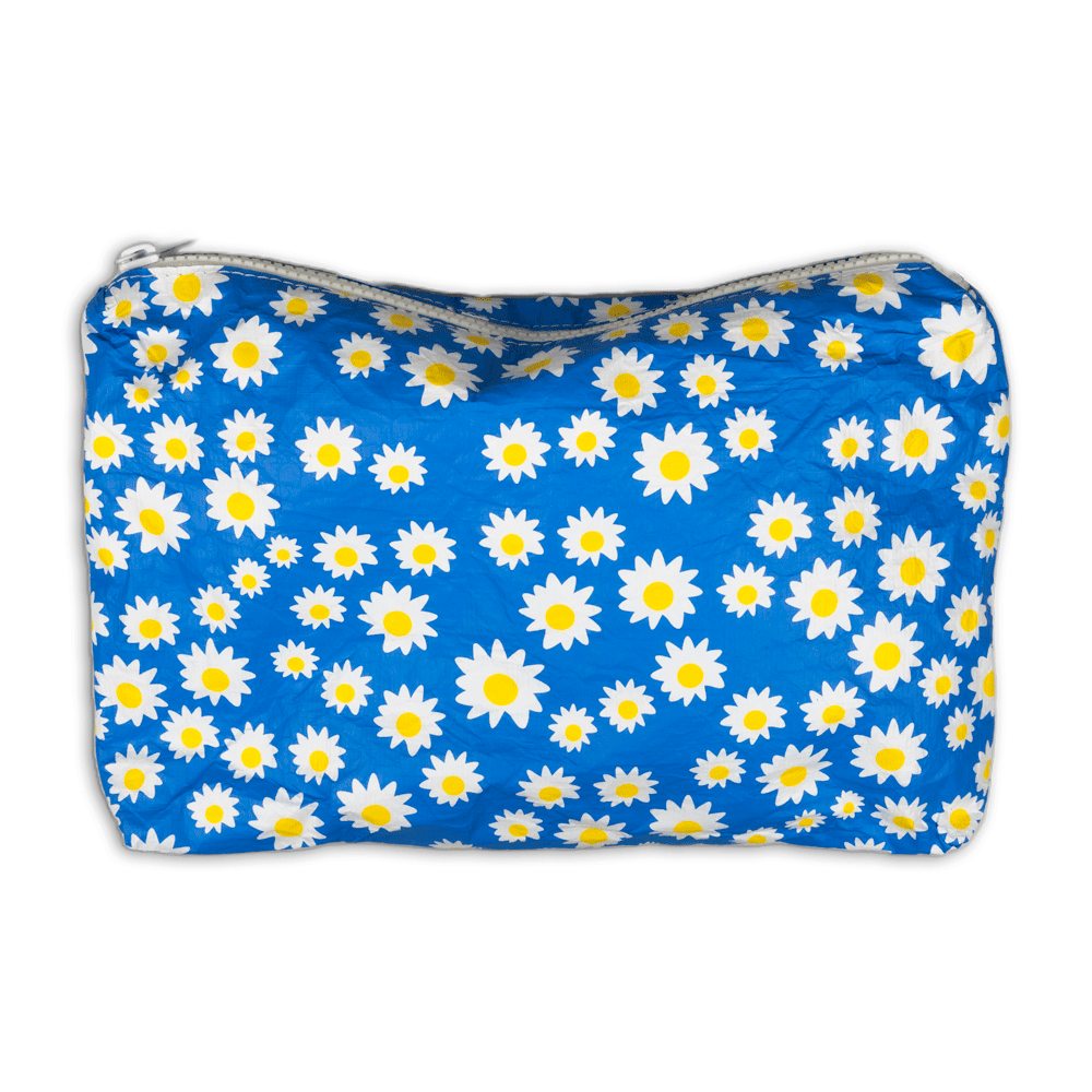 loca beach Daisy Water Resistant Tyvek Printed Pouch: Daisy Blue Medium