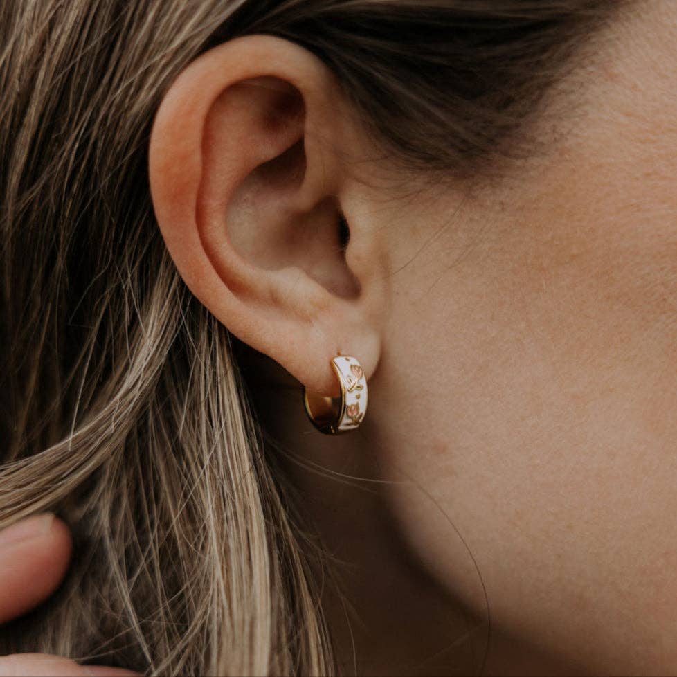 Eloise Tea Cup Hoops: Silver