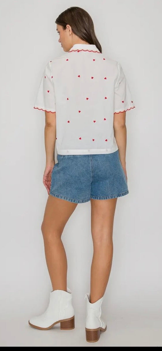 Embroidered heart short sleeve button up