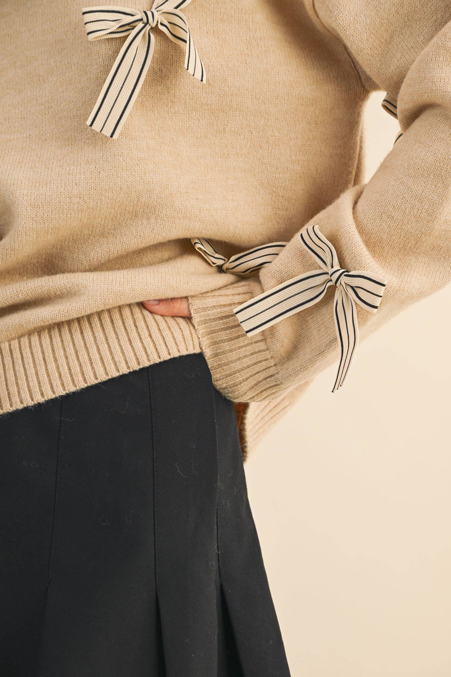 IT4417 ALL OVER RIBBON DETAIL SWEATER TOP: Black
