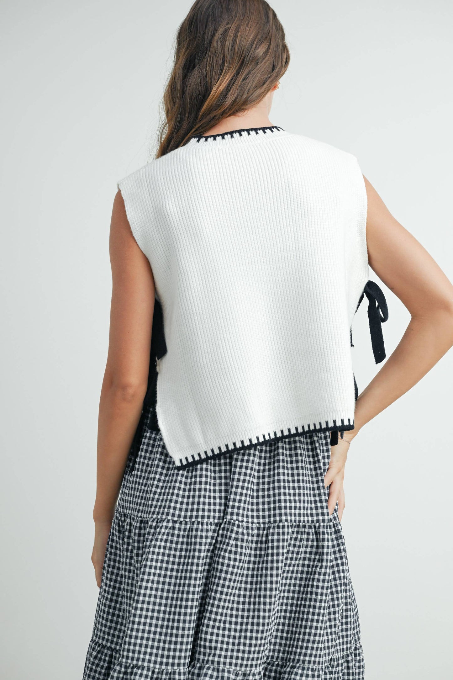 Mock Neck Sleeveless Sweater- BMW7529: BLACK / TAUPE