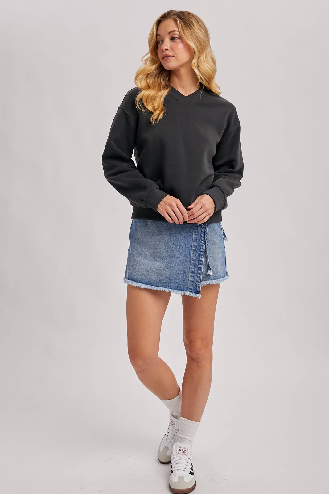 DENIM OVERLAPPING FRONT SKORT: LT.WASH