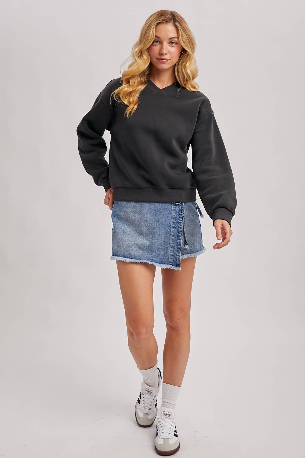 DENIM OVERLAPPING FRONT SKORT: LT.WASH