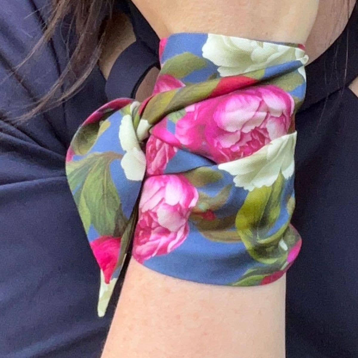 Twilly-Tie Set-Romantic Blue Floral | Wrist Scarf Ring 42": Classic Gold