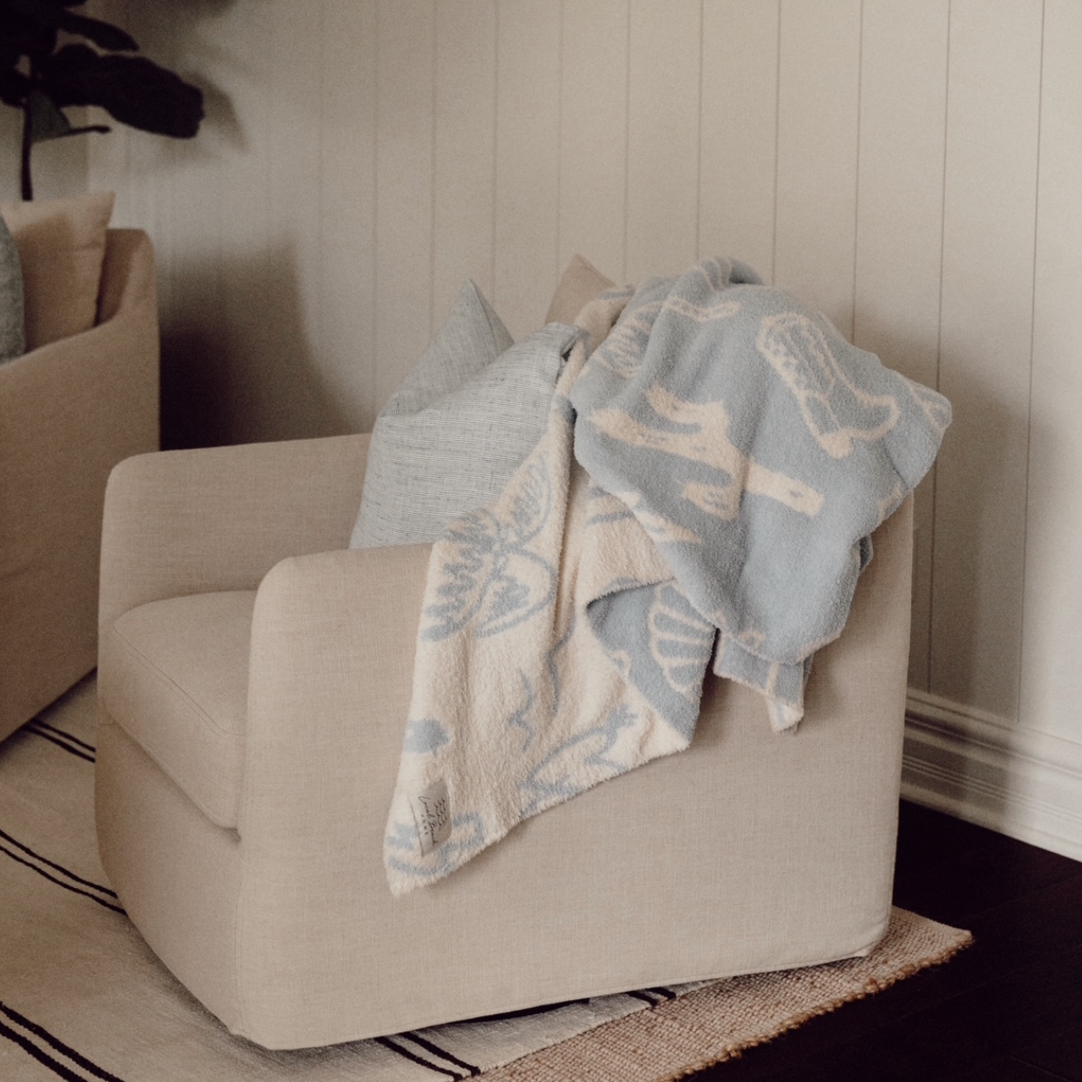 Coastal Cowgirl Luxe Home Blanket: Blue Fog/Cream